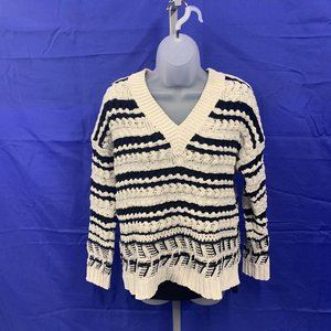 Universal Thread Medium Deep V Sweater Black Cream